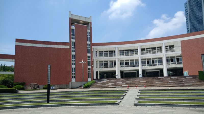 稳压二极管选型要点：如何确保电路稳定可靠
